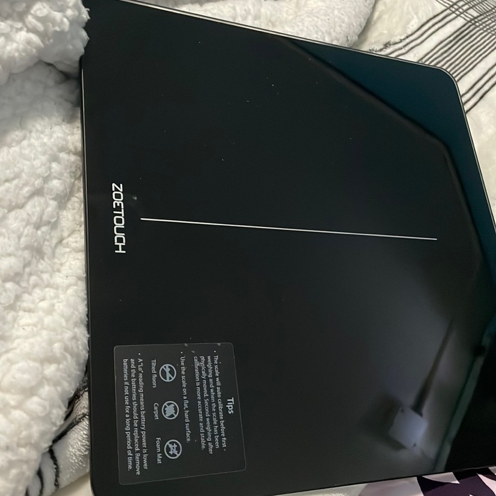 SMART BATHROOM SCALE